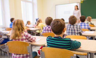 Nauczyciele mają rozmawiać o niebezpieczeństwie z przedszkolakami i uczniami najmłodszych klas, nie 