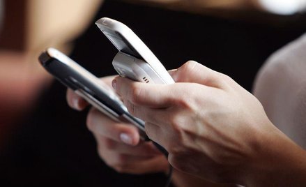 Polacy przyznają: nie da się żyć bez telefonu komórkowego