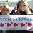 Mieszkańcy Krymu na prorosysjskiej manifestacji
