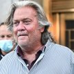 Steve Bannon po postawieniu w stan oskarżenia przez sąd na Manhattanie 20 sierpnia