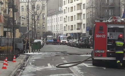 Warszawa: Pożar samochodu blisko budynku MSZ