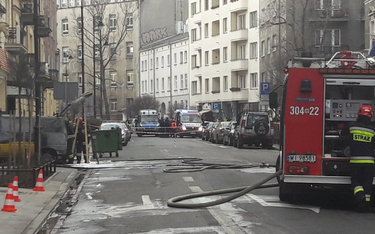 Warszawa: Pożar samochodu blisko budynku MSZ