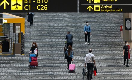 W grupie państw, które zanotowały spadek rezerwacji biletów lotniczych od 30 do 50 procent, znalazły