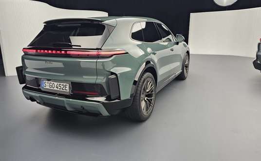 Porsche Cayenne Electric