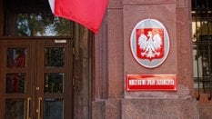 Ministerstwo Spraw Zagranicznych zorganizowało kosztowny kurs bez przetargu