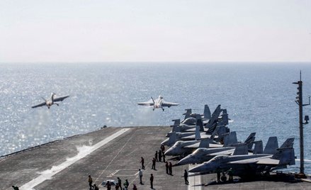 Amerykanie mają potężne lotniskowce, ale brakuje im tanich eskortowców