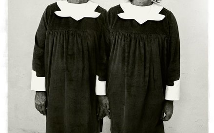 Sandro Miller - Diane Arbus - Identyczne bliźniaczki (1967), 2014