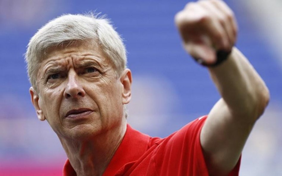 Wenger krytykuje transfery Manchesteru City