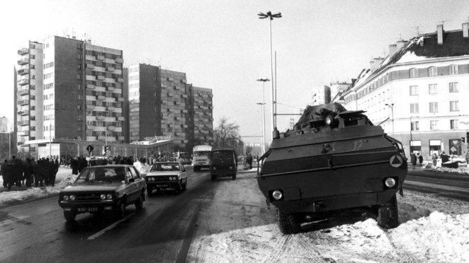 Stan wojenny już trwał od tygodnia, gdy władze wkroczyły do redakcji Tygodnika „Solidarność”. NA zdj