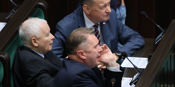 Sondaż: Mniej niż 40 proc. Polaków popiera pomysł Przemysława Czarnka ws. progu podatkowego