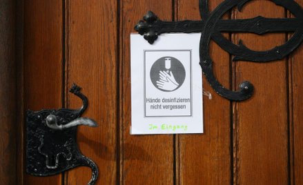 Niemcy: koronawirus wywołuje panikę