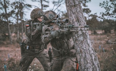 Żołnierze 6 Brygady Powietrzo-desantowej w trakcie ćwiczeń BALTOPS-24. Widoczny na zdjęciu karabin t