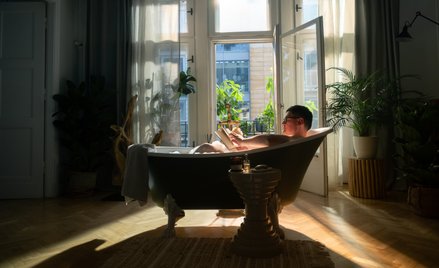 Dlaczego dziś dojrzali mężczyźni odchodzą od „domu-twierdzy”