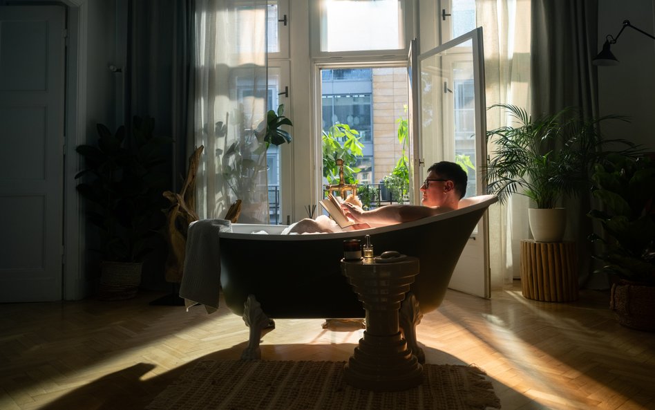 Dlaczego dziś dojrzali mężczyźni odchodzą od „domu-twierdzy”