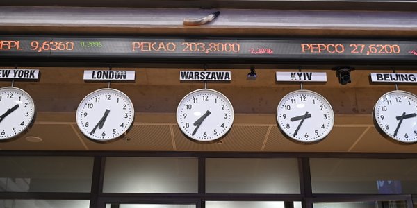 Donald Trump dał sygnał do kupowania akcji. Udany start notowań na GPW