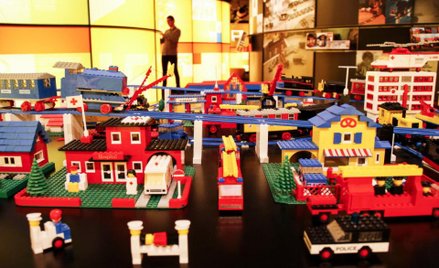 Rekordowy zysk Lego, Hollywood z pomocą