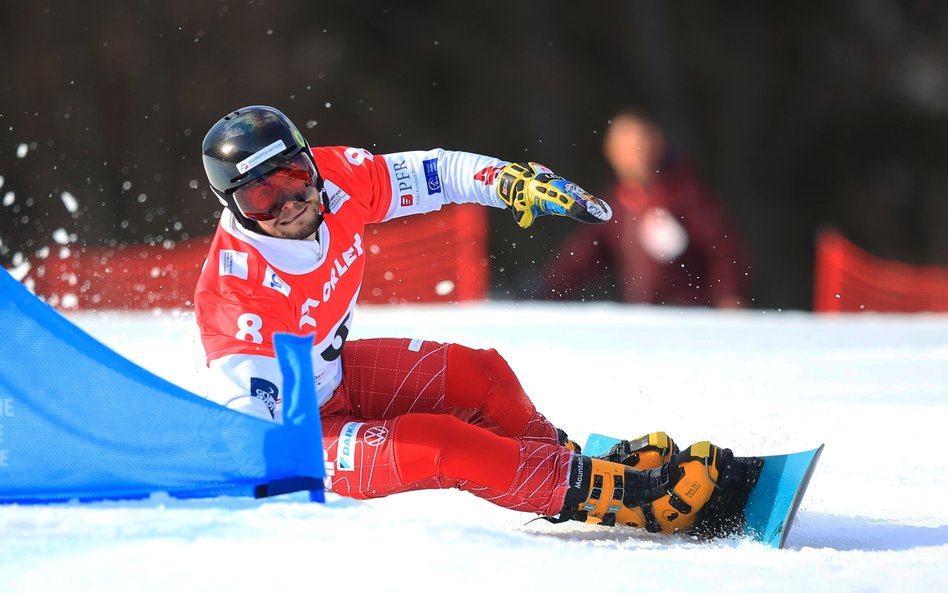 Oskar Kwiatkowski podczas zawodów snowboardowego Pucharu Świata w slalomie gigancie równoległym w Kr