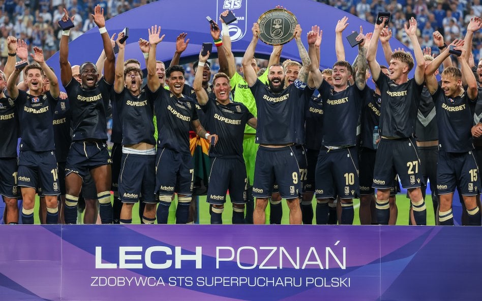 Lech Poznań z pierwszym trofeum w nowym sezonie, kibice uderzają w PZPN