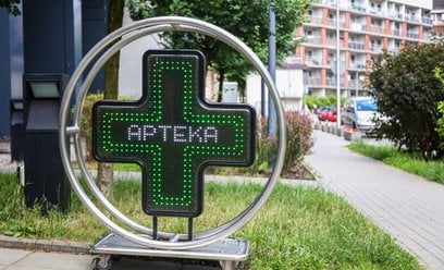 Atak nożownika w krakowskiej aptece. Trzy farmaceutki trafiły do szpitala