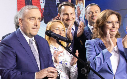 Przewodniczący PO Grzegorz Schetyna (z lewej) i kandydatka tej partii na prezydenta Małgorzata Kidaw