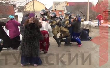 Protest Cyganów w Plechanowo (obwód tulski, Rosja)