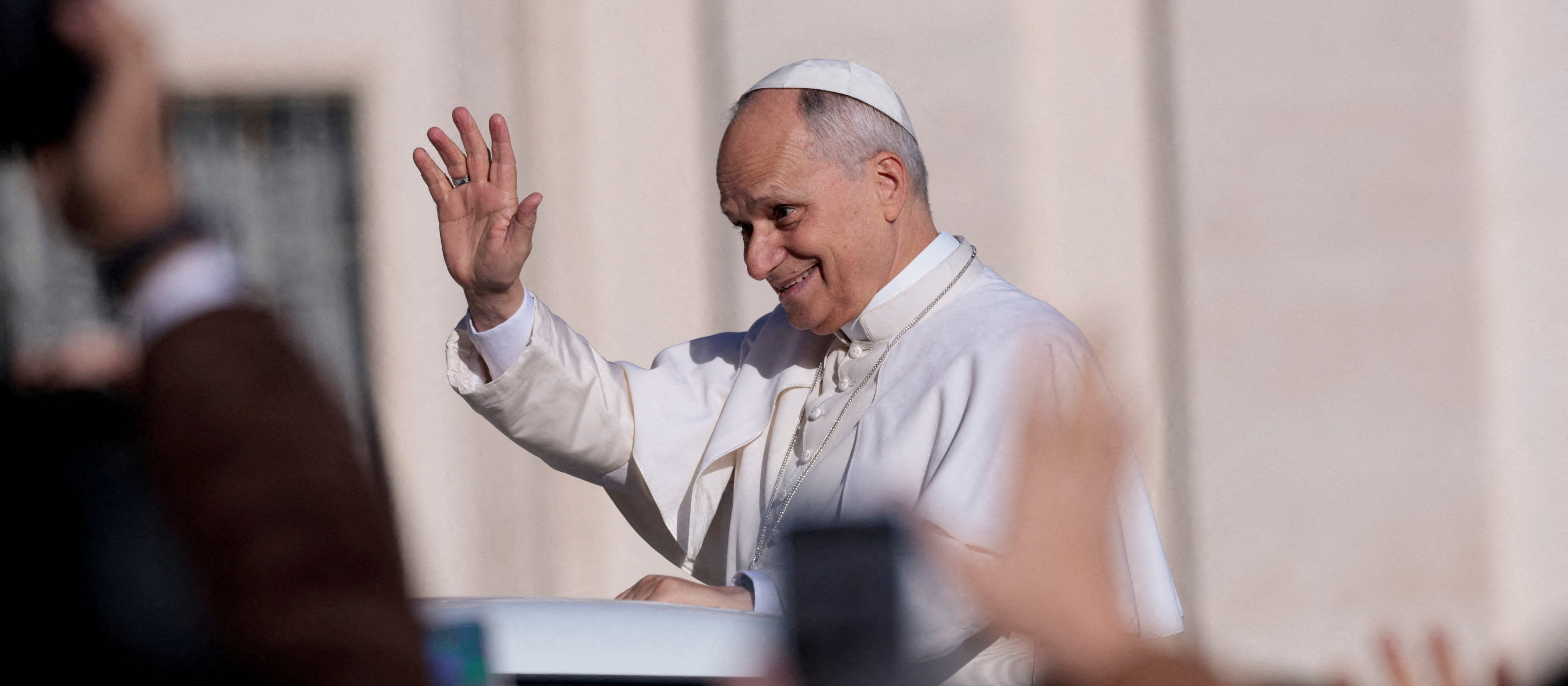 Smerf Bogobojny: kilka słów Leona XIV może wiele mówić o podejściu do Trumpa