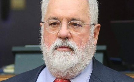 Komisarz UE ds. energii Miguel Arias Canete.