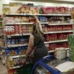 Sieci handlowe inwestują w usługi dodatkowe- Żabka sprzedaje 2mln hot-dogów miesięcznie, Tesco ma mi