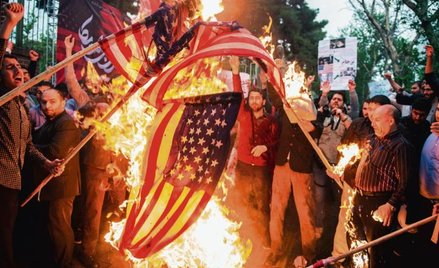 Irańczycy zareagowali na decyzję Trumpa w sprawie sankcji gniewem.