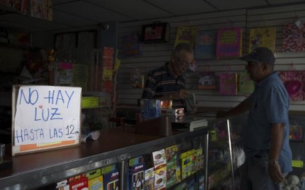 Przez szalejącą inflację obywatele muszę wydać 17 swoich tygodniówek, żeby kupić butelkę piwa, papie