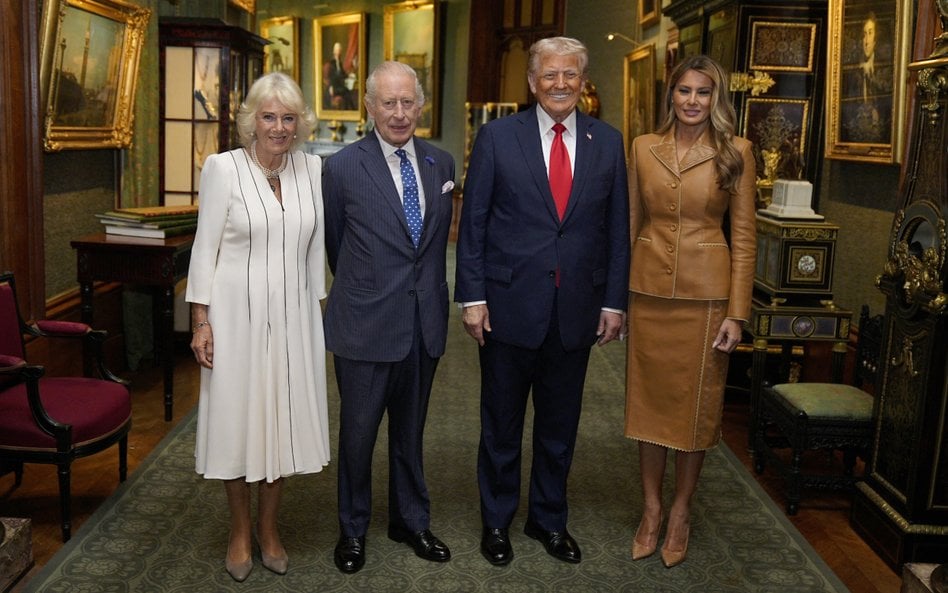 Król Karol III i królowa Camilla z prezydentem USA Donaldem Trumpem i jego żoną, pierwszą damą Melan
