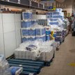 3 paczki papieru toaletowego na głowę. Nowe limity na Wyspach