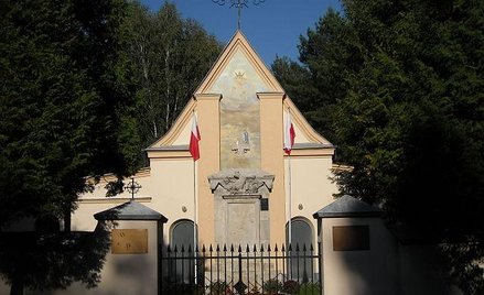 Cmentarz wojenny poległych w bitwie polsko - bolszewickiej w 1920 r. w Ossowie. Fot. Damian Kisielew