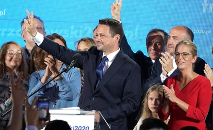 Sondaż: Wyborcy oceniają kompetencje, patriotyzm i inteligencję