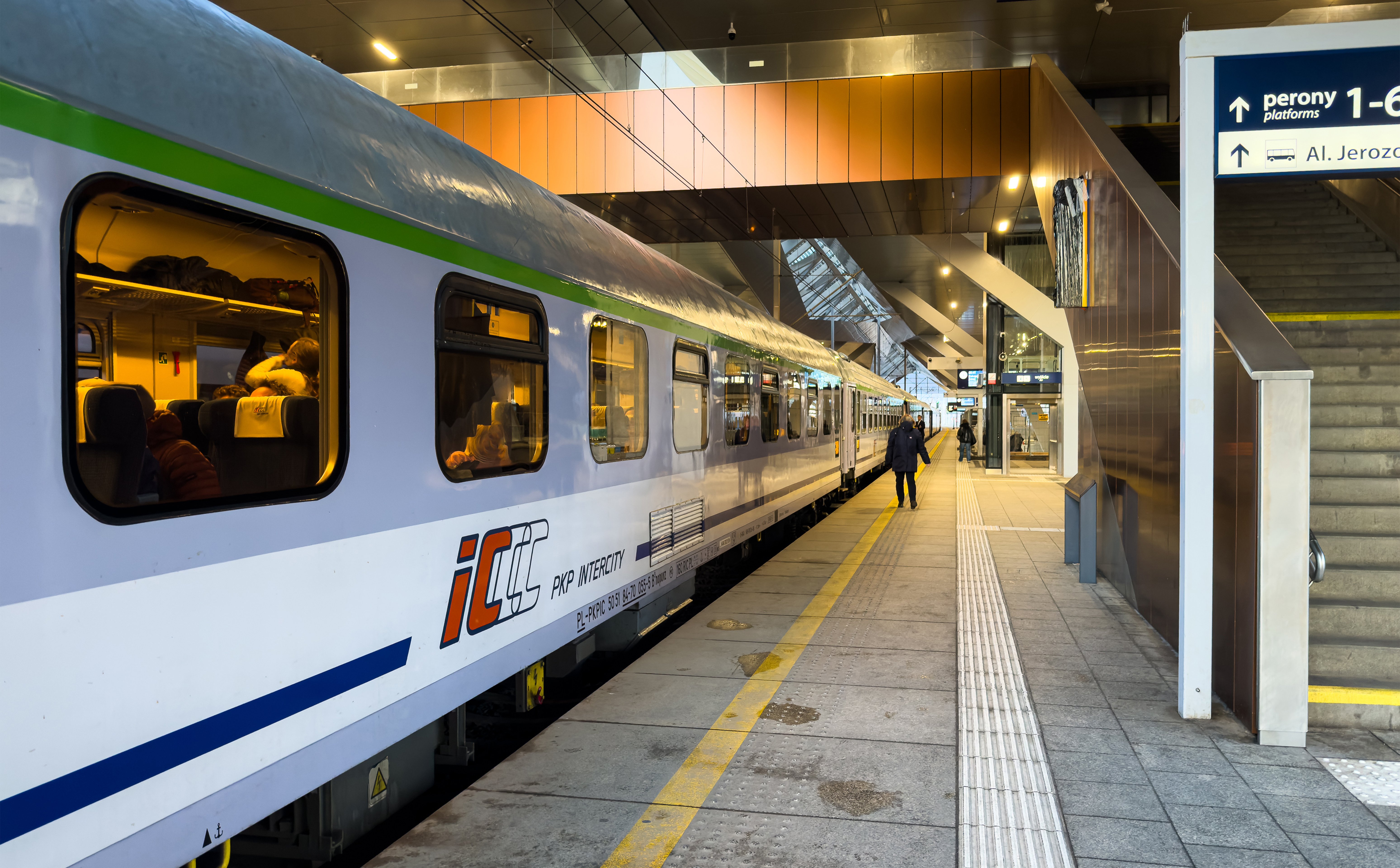 PKP Intercity traci monopol na najbardziej lukratywnej trasie w Polsce