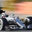 Mercedes, a w nim mistrz świata Lewis Hamilton