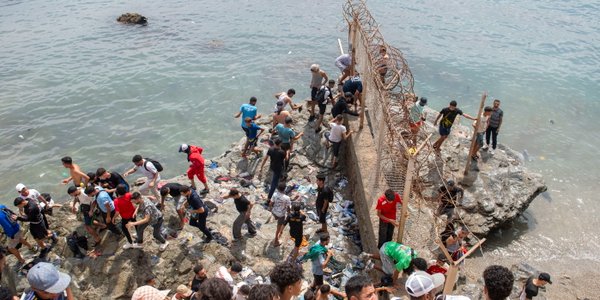 Maroko instrumentalizuje migrację, by wywrzeć presję na Hiszpanię — ocena Madrytu