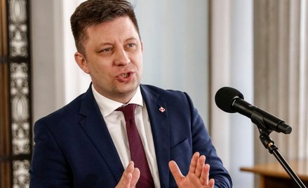 Budowa systemu zbiegła się z serią ataków na konta polityków, w tym m.in. prywatną skrzynkę szefa KP