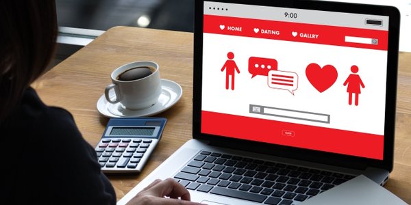 Jak znaleźć miłość w czasach samotności? Wyłączcie aplikacje randkowe