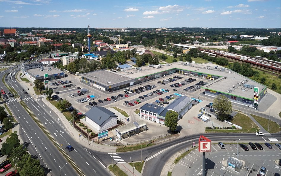 Wszystkie oddane w I kwartale obiekty handlowe i gros tych w budowie to parki.