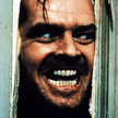 Jack Nicholson biegający z siekierą w poszukiwaniu ofiar odgrywa karykaturę seryjnego mordercy...
