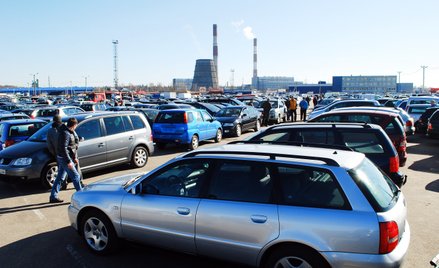 Import używanych samochodów w zapaści.  Najsłabszy od 9 lat