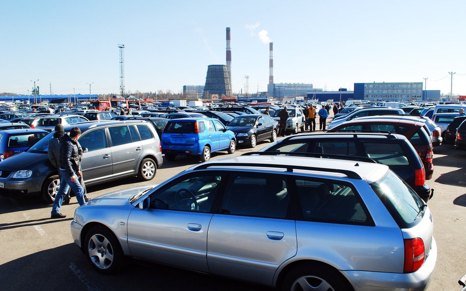 Import używanych samochodów w zapaści.  Najsłabszy od 9 lat