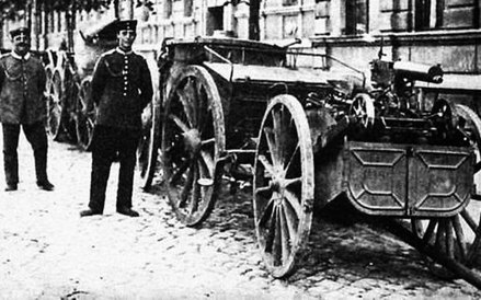 Taczanka, czyli pojazd zaprzęgowy uzbrojony w ciężkie działo, wcale nie była wynalazkiem Siemiona Bu