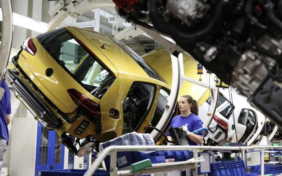 Według doniesień związków zawodowych Volkswagen planuje zamknąć w Niemczech trzy fabryki