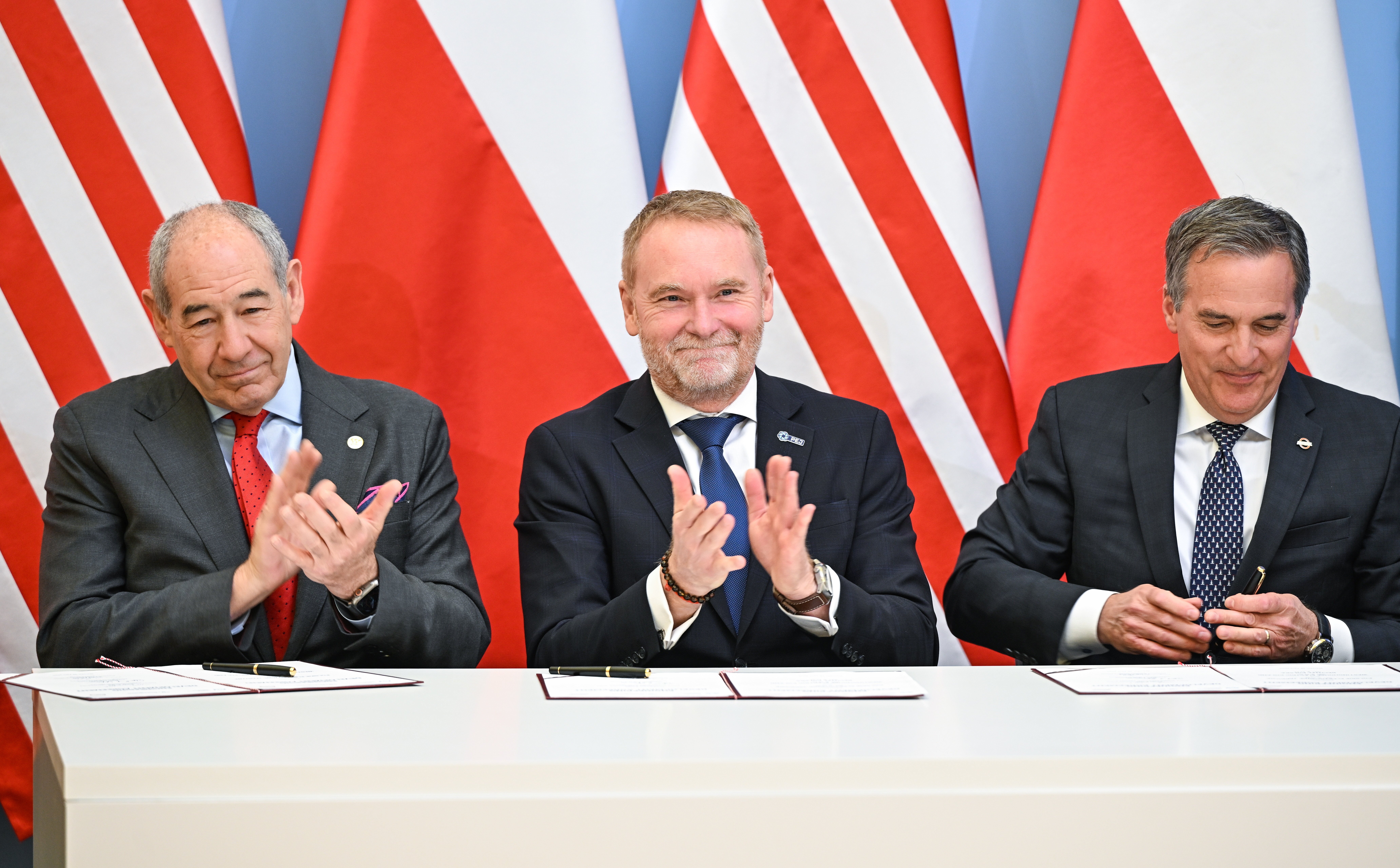 Atomowe porozumienie z USA. Rząd czeka teraz na Brukselę