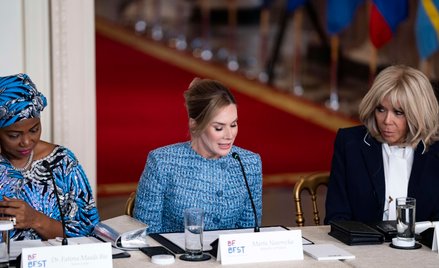 Marta Nawrocka na szczycie „Kształtujemy Razem Przyszłość” przemawiała po polsku. Tłumaczka pozytywn