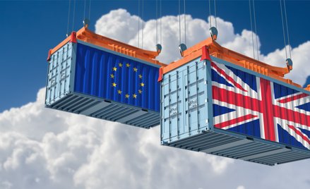 Brytyjczycy są zmuszeni importować na Wyspy żywność, gdyż ich kraj nie jest pod tym względem wystarc