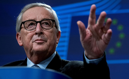 Ustępujący szef KE Jean-Claude Juncker zasłynął z całowania w policzek współpracowników i przywódców