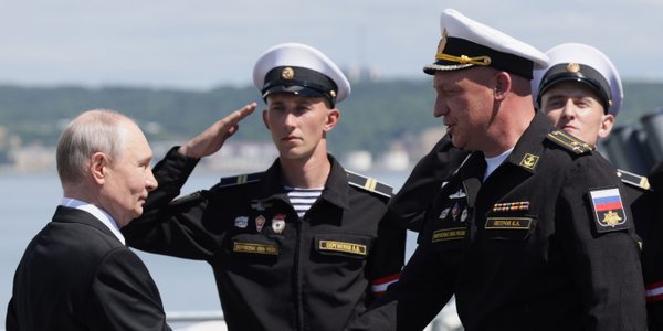 Putin threatens to seize Western ships in retaliation: "This is piracy and robbery"